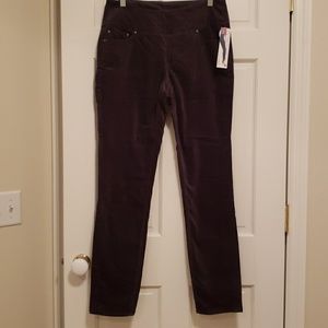 Jag Jean's Nora Skinny Stretch Velvet Cords.  NWT